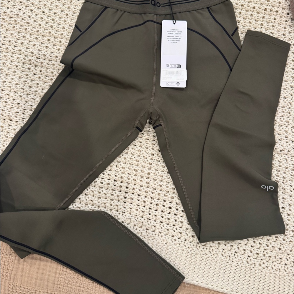 ALO Yoga Olive & Black Leggings